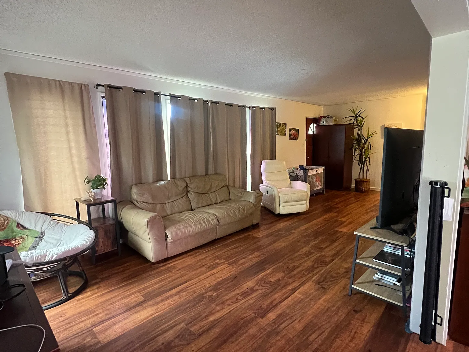 2 bed, 800 sqft, $2,100 — Photo 2