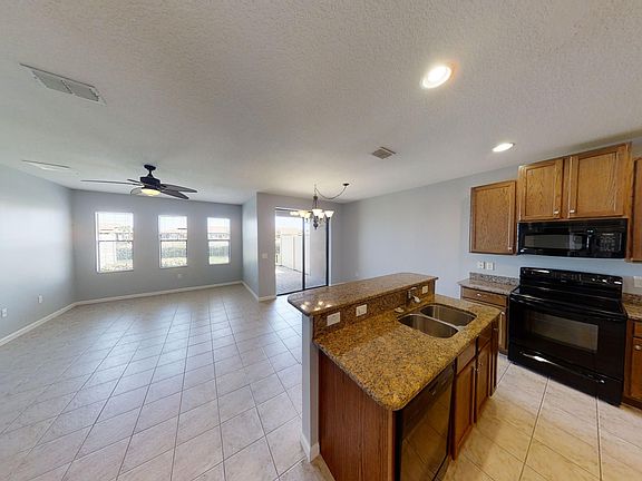 3rd image of 733 Ventura Dr #733