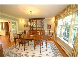 35 Smithshire Est, Andover, MA 01810 | Zillow