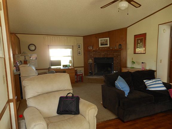 4th image of 206 Meadowlark Ln