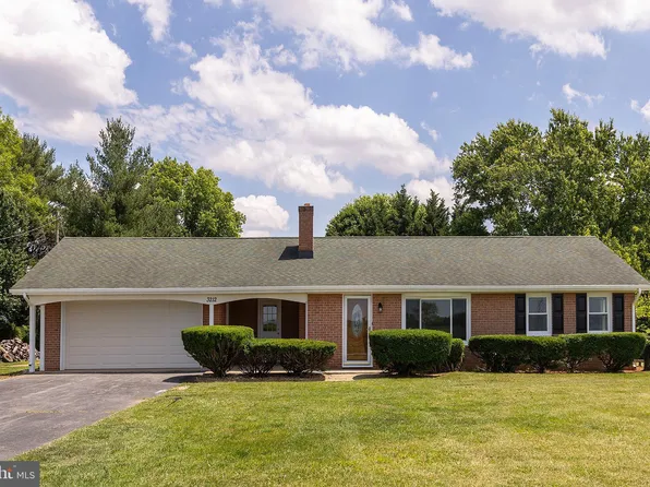3212 Summit Point Rd, Summit Point, WV 25446