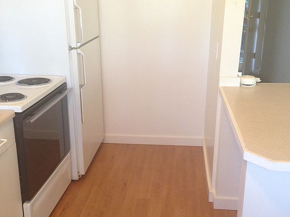 5th image of 1016 Bellevue Ct E APT C