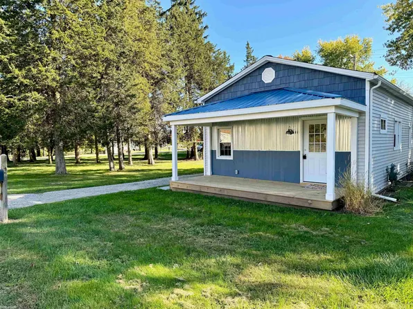 5 Livingston St, Yale, MI 48097