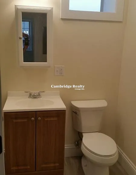 29 Commonwealth Ter #R — Photo 5