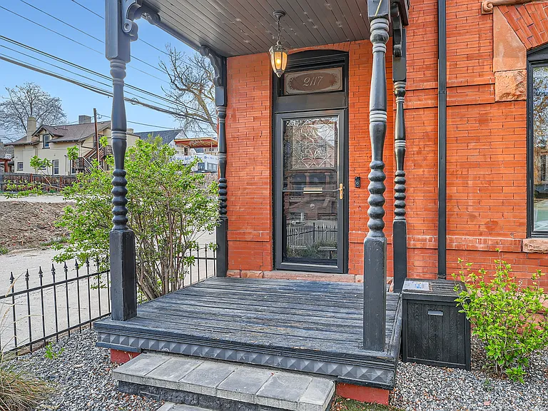2117 W 28th Ave — Photo 2