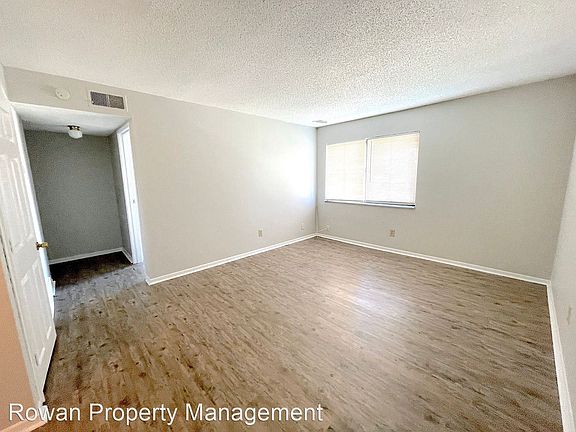 4th image of 1302-1304 S 32nd St