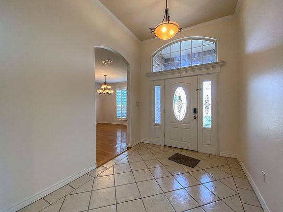 2nd image of 13 La Promesa Cir