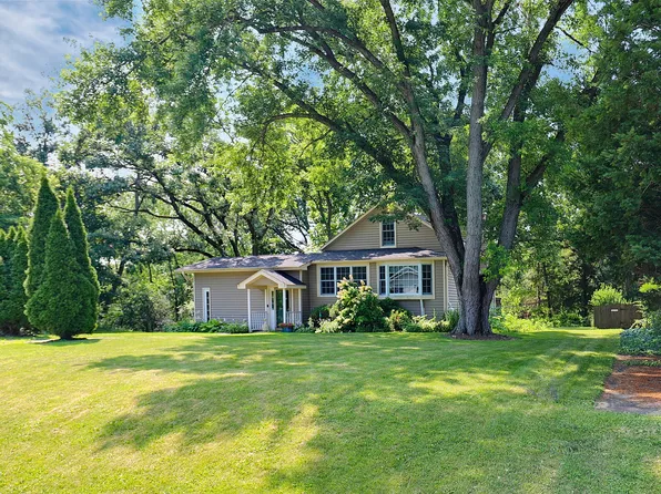 28W719 Barnes Ave, West Chicago, IL 60185