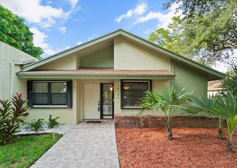 1st image of 4143 Palm Forest Dr N