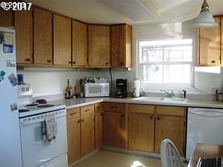 2nd image of 1000 W N St