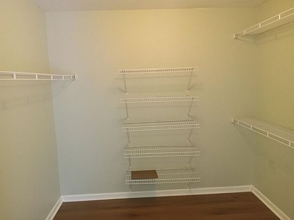 3rd image of 510 Wisteria Blvd