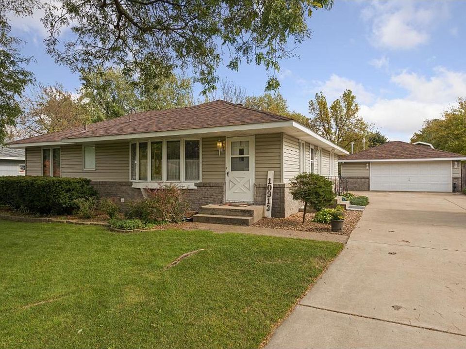 1st image of 10913 Woody Ln NW