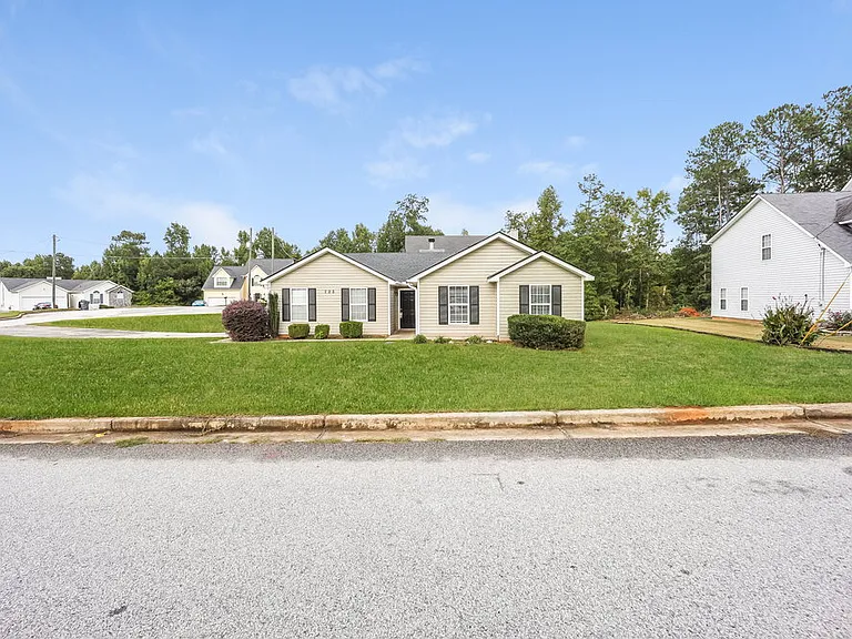 725 Cherry Branch Cir — Photo 4