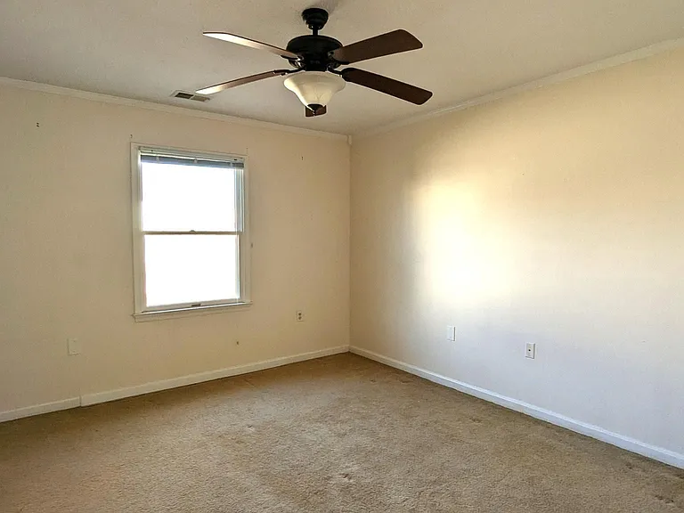 150 Nightingale Ave — Photo 18