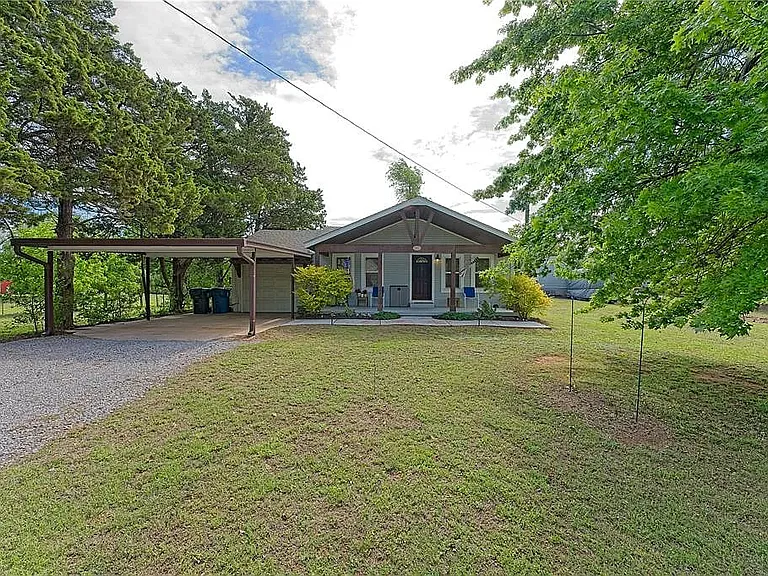 1116 N Timber Rd — Photo 2