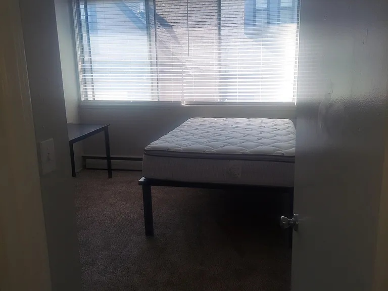 815 S State St #13 — Photo 7