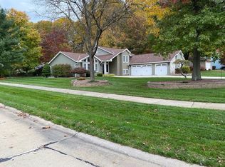 13455 Laurel Ln, Valley View, OH
