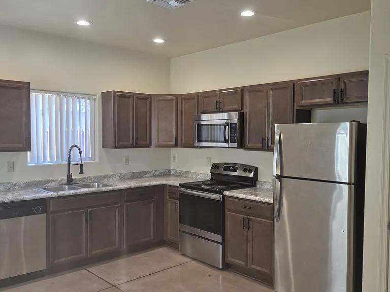 4151 E Lee St — Photo 2