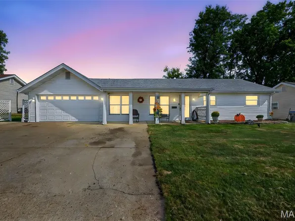 411 Saint Christopher Dr, O'Fallon, MO 63366