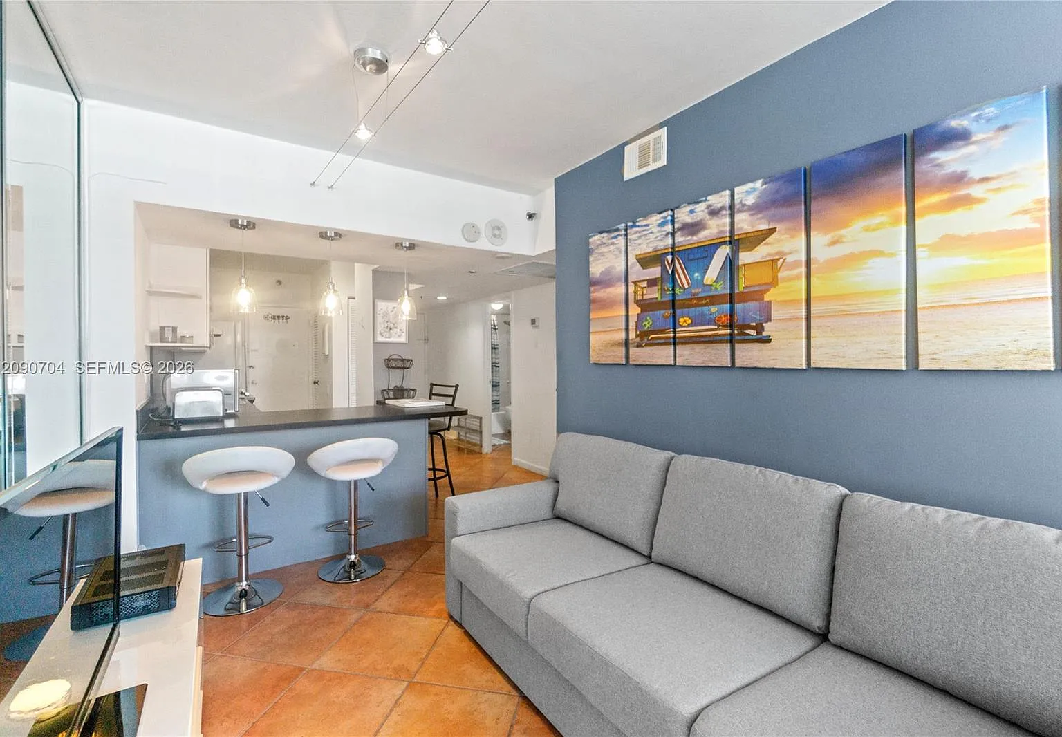 The Decoplage Condo — Photo 2
