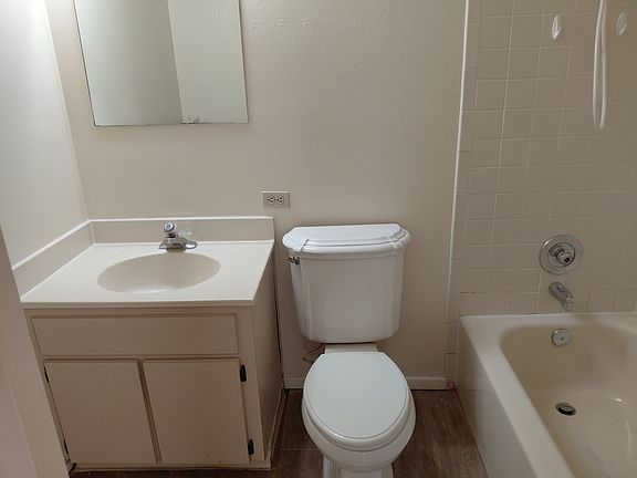 5th image of 1402 Pleasant Oak Ln #1402