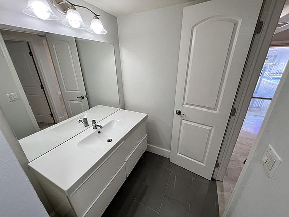 5th image of 1534 SE 15th St #10996216