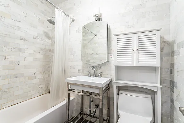 Rented by REAL New York | media 21