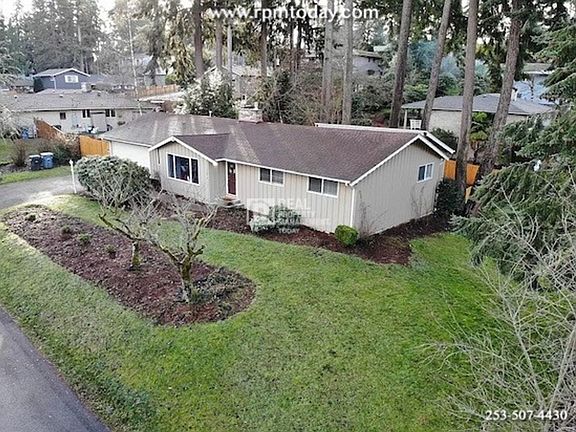 2nd image of 124 Crestwood Dr SW Unit A