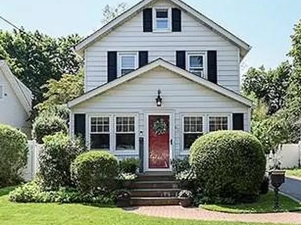 60 W 19th Street, Huntington Station, NY 11746
