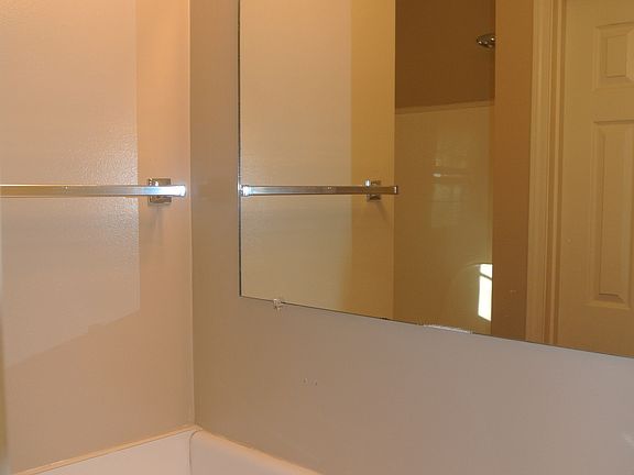 MASTER BATH W/NEW VINYL
