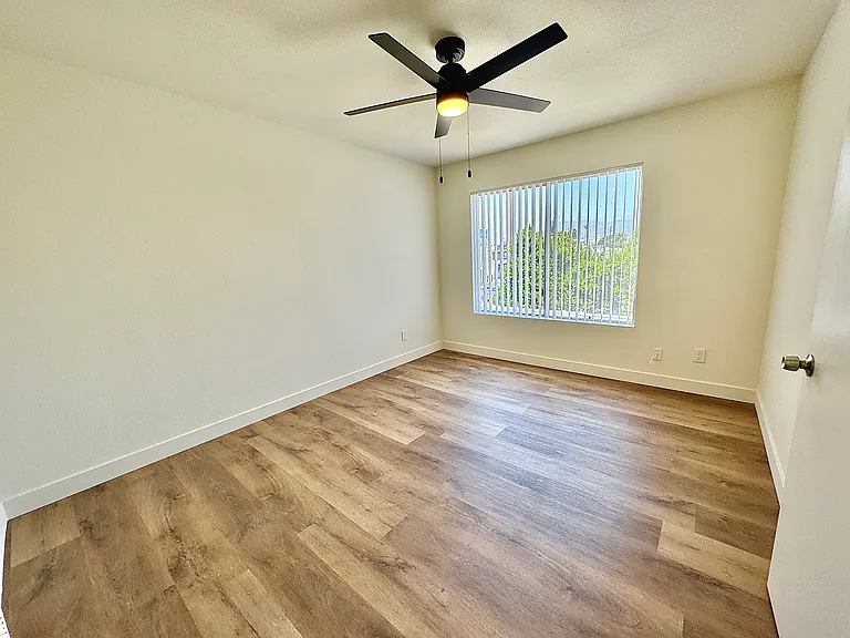 11726 Lemay St #19 — Photo 14