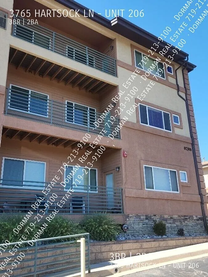 Single-Level Living Condo Unit with 3 Bedrooms, 2 Full Baths, Storage, Garage Parking, and Centra... — Photo 2