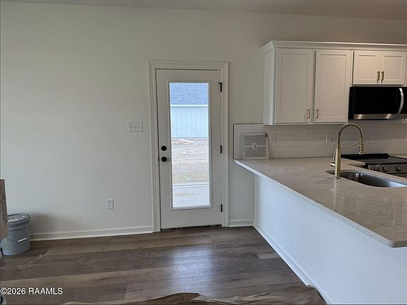 5th image of 200 Willowbend Bnd