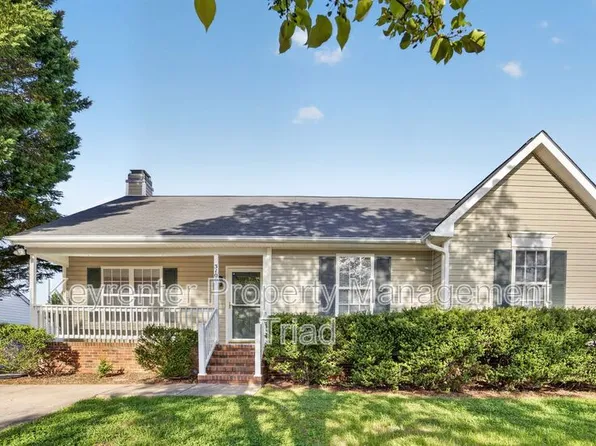 3100 Brookrun Dr, Jamestown, NC 27282