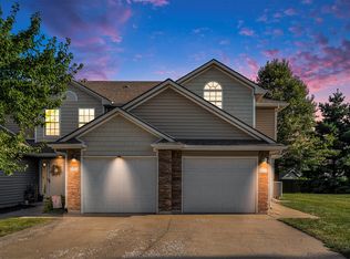 801 SW Peach Tree Ln, Blue Springs, MO 64064