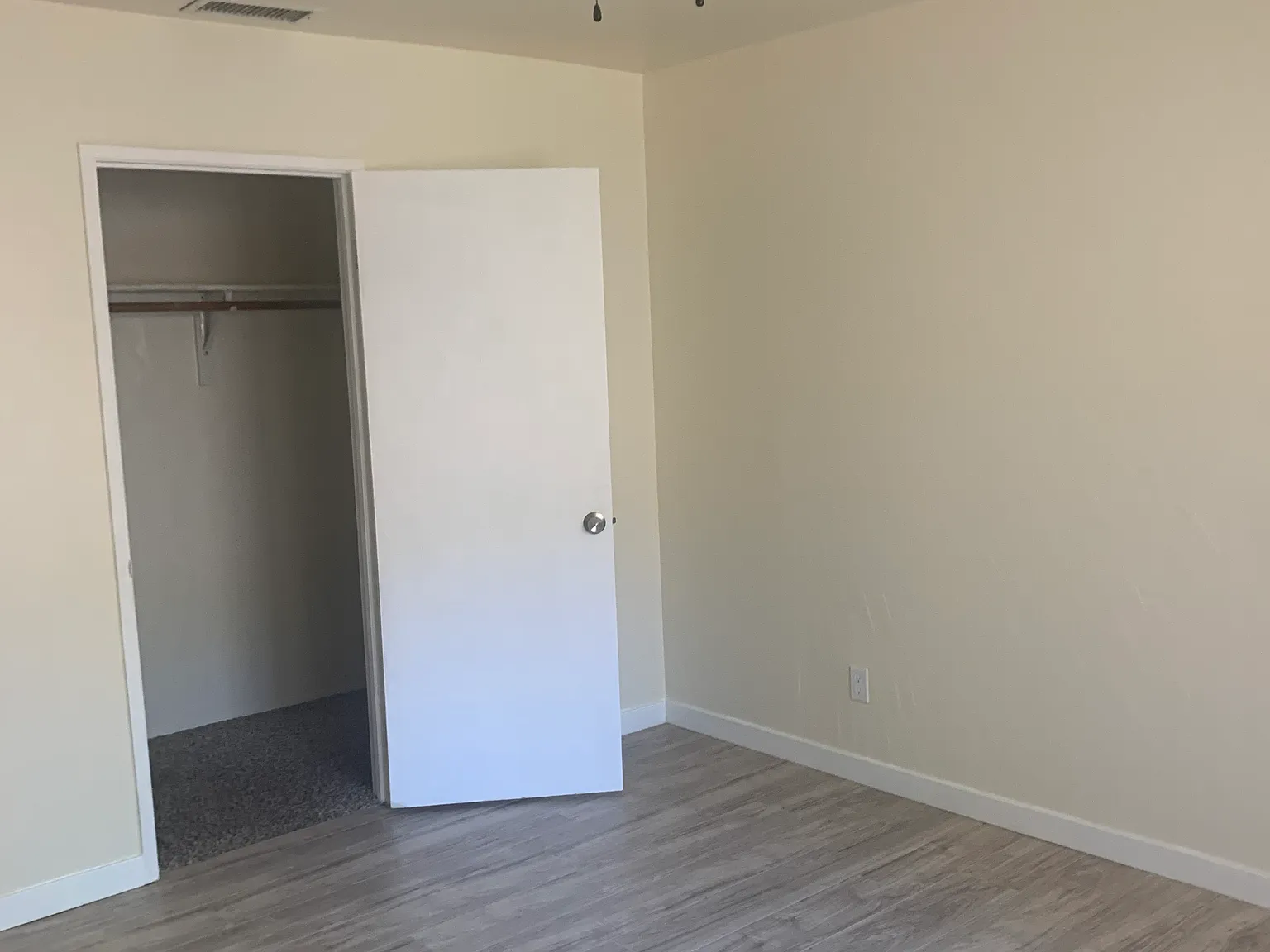 4 bed, 1450 sqft, $3,800 — Photo 2