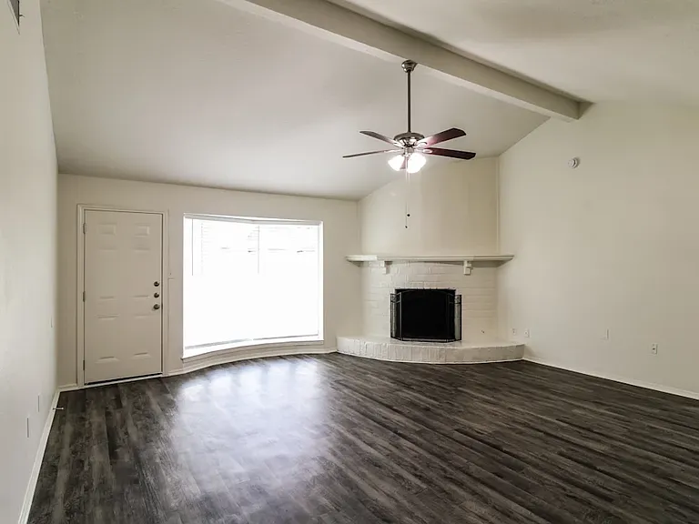 5630 W Vogel Ave — Photo 16