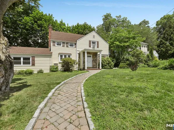 731 Wendel Pl, Teaneck, NJ 07666