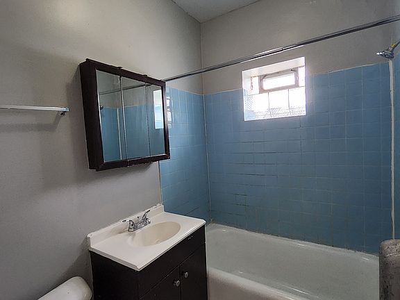 4th image of 1951 E 73rd Pl APT 2A