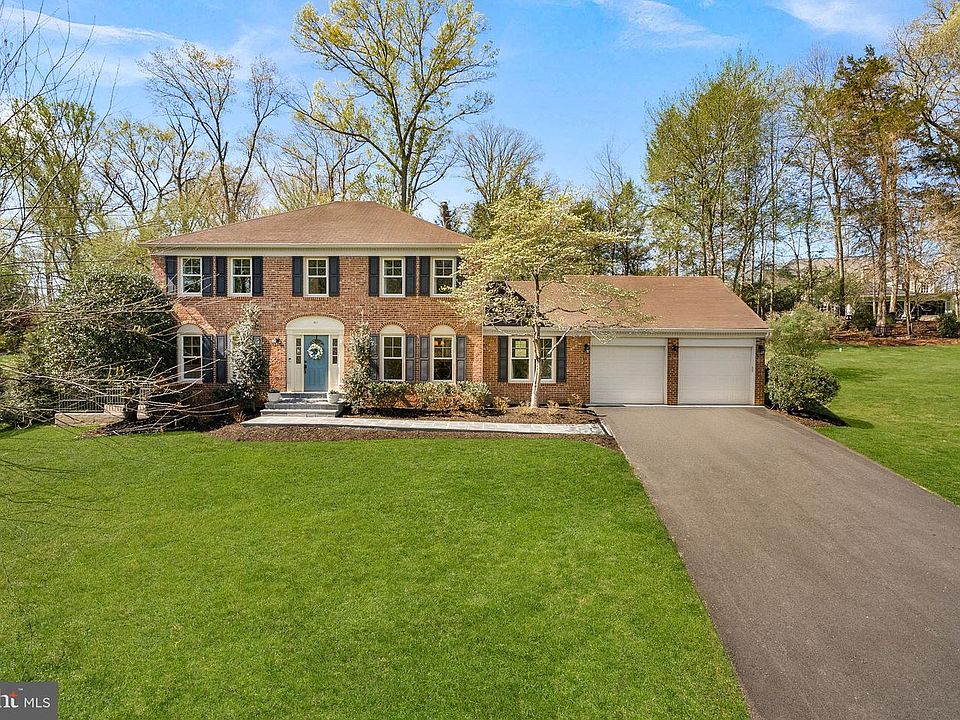 1st image of 811 Follin Farm Ln