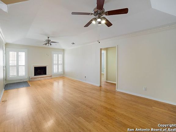 2nd image of 2611 EISENHAUER RD #1007