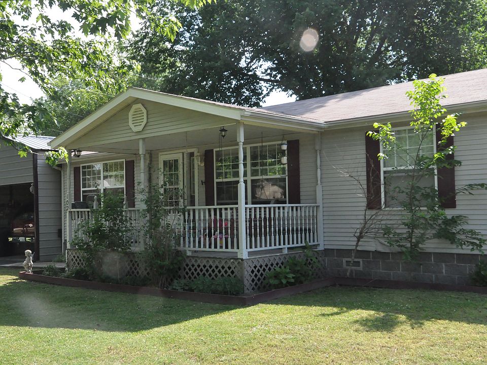 3bd 2ba spacious house