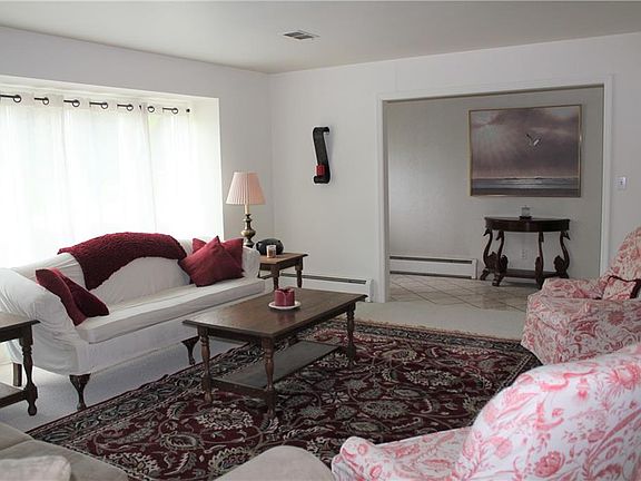 5th image of 747 Oakdale Dr