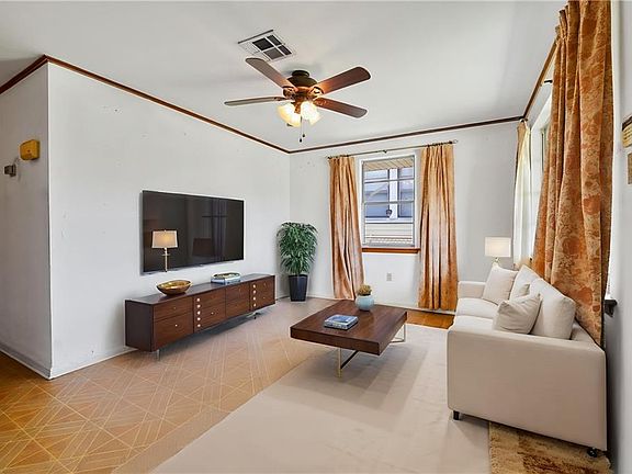 5th image of 564 Saint Ann St
