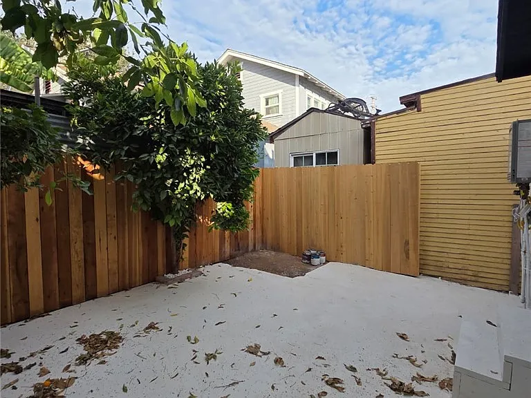 227 N Avenue 60 — Photo 28