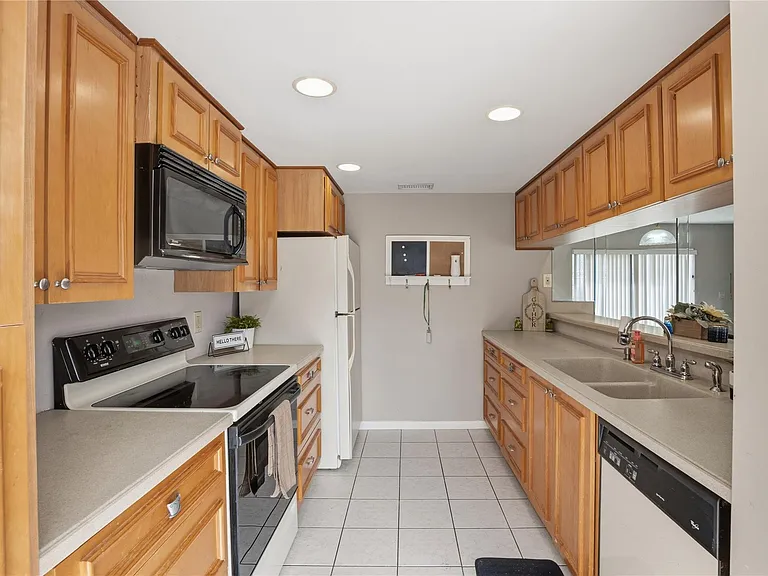 1821 18th Ln — Photo 8