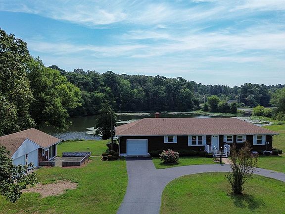3rd image of 28469 Lakeside Ln