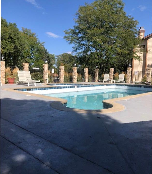 Hunter's Run Community Pool