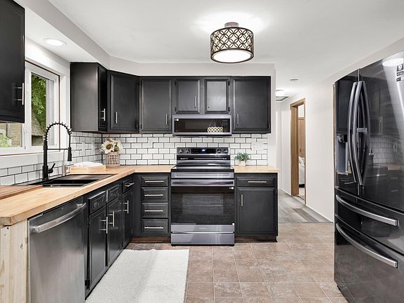 2nd image of 3453 Forrest Ln