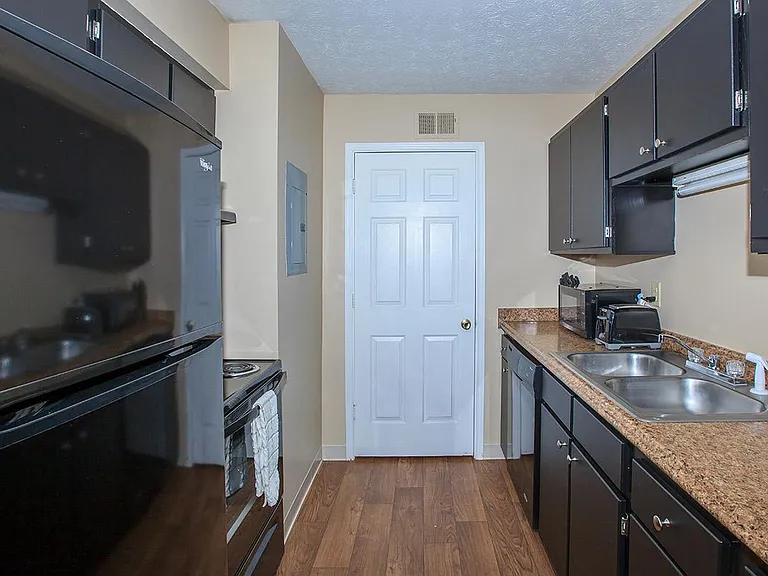 Green Meadow Apartments — Photo 8